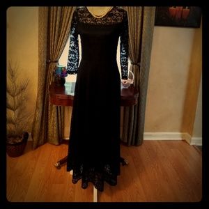 NWT Gorgeous black lace maxi dress size 10